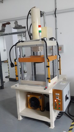 自动旋铆钉机在机电设备液压机械领域的应用与优势